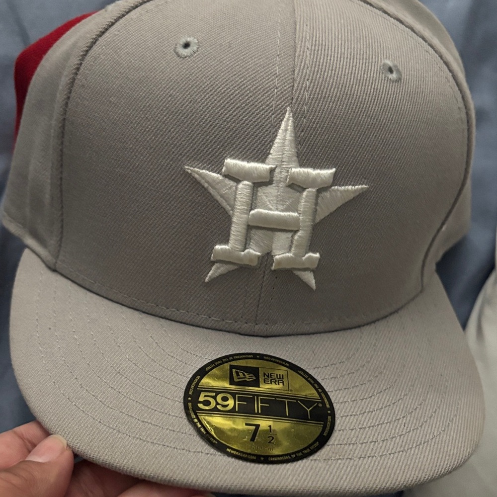 New Era Light Gray and White Fitted Cap with Red Accent